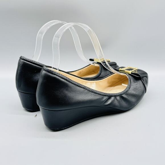 Cole Haan Shoes Women 9 Black Leather Wedge Pump Bow Slip On Patent Cap Toe - Picture 9 of 13